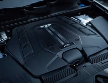 Sob o capô Bentley Bentayga V8 [Japan] '2020–pr.