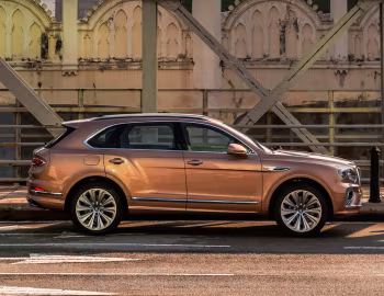 Bentley Bentayga V8 [Malaysia] '2020–pr.