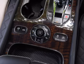 Interior Bentley Bentayga V8 [UK-spec] '2018–20