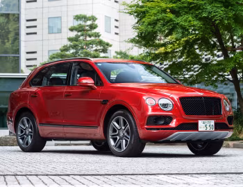 Bentley Bentayga V8 [Japan] '2018–20