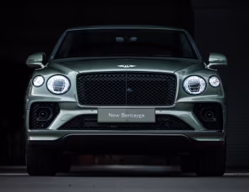 Bentley Bentayga V8 [Japan] '2020–pr.
