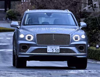 Bentley Bentayga V8 [Japan] '2020–pr.