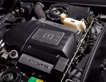 Sob o capô 1993–95 Bentley Continental Convertible [North America] '1992–95