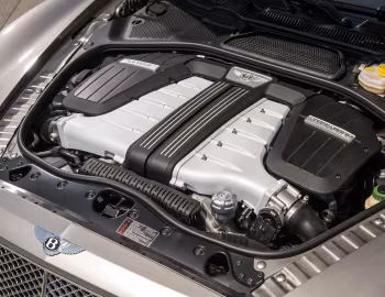 Sob o capô Bentley Flying Spur [Worldwide] '2013–19