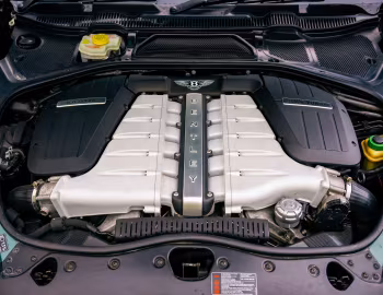 Sous la capuche Bentley Continental GT [UK-spec] '2003–07