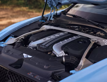 Sob o capô 2020–pr. Bentley Continental GT Convertible [North America] '2019–pr.