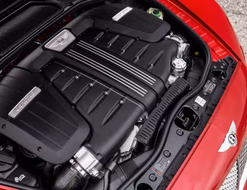Sob o capô Bentley Continental GT Speed [UK-spec] '2015–18
