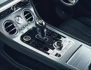Interior Bentley Continental GT V8 [UK-spec] '2019–24