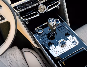 Interior 2022–pr. Bentley Flying Spur Hybrid [North America] '2022–pr.
