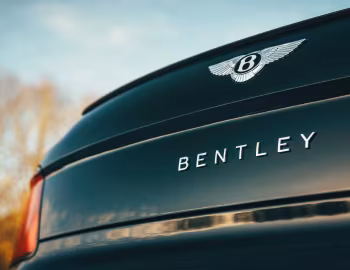 Bentley Flying Spur V8 [UK-spec] '2020–24