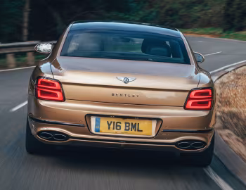Bentley Flying Spur V8 [UK-spec] '2020–24