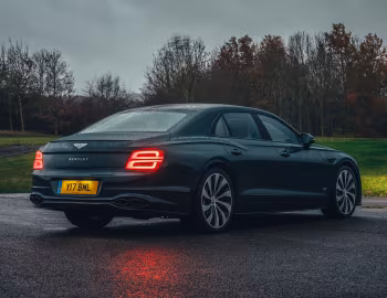 Bentley Flying Spur V8 [UK-spec] '2020–24