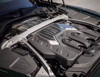Sob o capô Bentley Flying Spur V8 [Worldwide] '2020–pr.