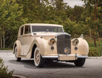 Bentley Mark VI Saloon by Freestone & Webb (3038) '1948–49