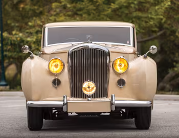 Bentley Mark VI Saloon by Freestone & Webb (3038) '1948–49