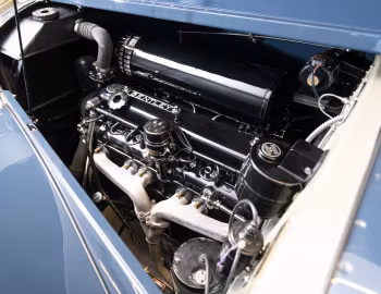 Sob o capô Bentley Mark VI Drophead Coupé (B42AK) '1947