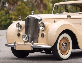 Bentley Mark VI Saloon by Freestone & Webb (3038) '1948–49
