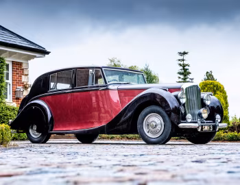 Bentley Mark VI Saloon by Freestone & Webb (B80BH) '1947
