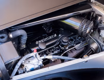 Sob o capô Bentley Mark VI Saloon [LHD] (B16LFV) '1949