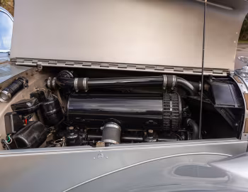 Sob o capô Bentley Mark VI Saloon [France] (B330LJ) '1951