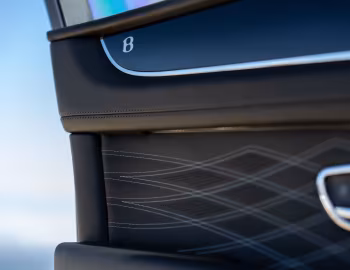 Interior 2024–pr. Bentley Bentayga EWB Mulliner [North America] '2023–pr.