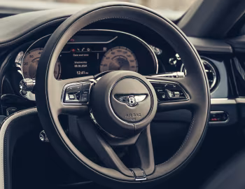Interior Bentley Flying Spur Mulliner Blackline [UK-spec] '2022–24