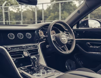 Painel frontal Bentley Flying Spur Mulliner Blackline [UK-spec] '2022–24