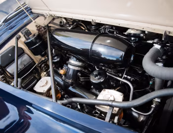 Sob o capô Bentley S Type Continental Saloon by Mulliner [RHD] '1957–59
