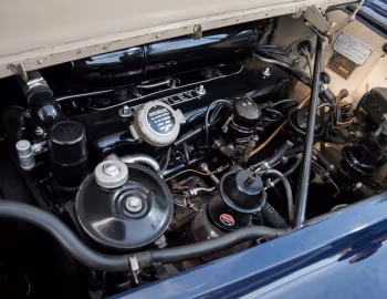 Sob o capô Bentley S Type Continental Saloon by Mulliner [RHD] '1957–59
