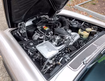 Sob o capô Bentley T Type Mulliner Park Ward Coupe [LHD] '1966–71