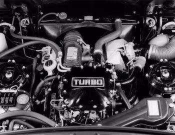Sob o capô Bentley Mulsanne Turbo '1982–85