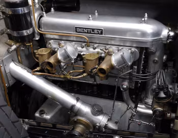 Sob o capô Bentley 3 Litre Sports Tourer by Park Ward '1924
