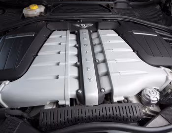 Sob o capô Bentley Continental GTZ '2009