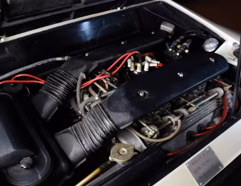 Sob o capô Lamborghini Bravo '1974