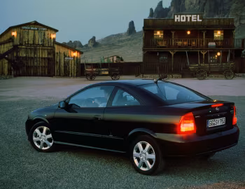 Opel Astra Coupe (G) '2000–04