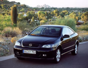 Opel Astra Coupe (G) '2000–04