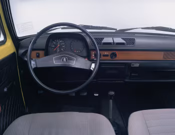 Panel frontal Volkswagen Polo L [Worldwide] (Typ 86) '1976–79