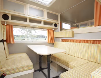 Intérieur 2008–14 bimobil ST 702 auf Iveco Daily '2007–14