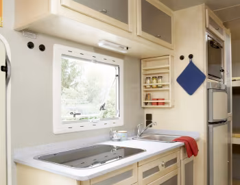 Intérieur 2008–14 bimobil ST 702 auf Iveco Daily '2007–14