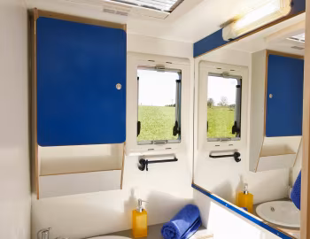 Интерьер 2015–18 bimobil EX 460 auf Mitsubishi Fuso Canter '2014–18