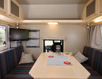 Интерьер 2015–18 bimobil EX 460 auf Mitsubishi Fuso Canter '2014–18