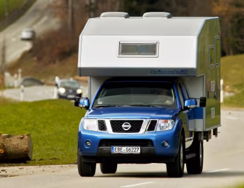 bimobil husky 240 auf Nissan Navara King Cab (D40) '2005–17