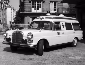 Mercedes-Benz 200 D Binz KTW (W110) '1965–68