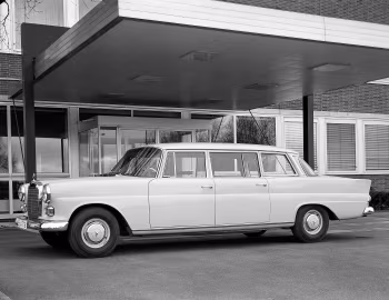 Mercedes-Benz 200 D Limousine lang von Binz (W110) '1967–68