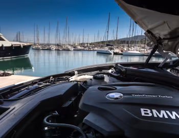 Bajo el capó BMW 116d Sport Line 5-door [Worldwide] (F20) '2015–19