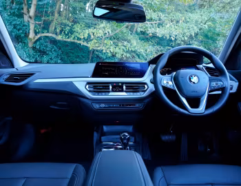 Panel frontal BMW 118i Sportline [Japan] (F40) '2019–24