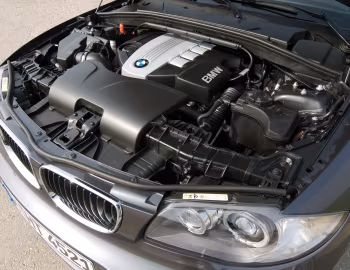 Bajo el capó BMW 120d 5-door [Worldwide] (E87) '03.2007–06.2011