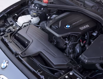 Bajo el capó BMW 120d xDrive Urban Line 5-door [Worldwide] (F20) '2015–19