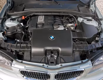 Bajo el capó BMW 120i 3-door [Worldwide] (E81) '05.2007–07.2012