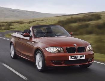 BMW 125i Cabrio [UK-spec] (E88) '2008–10